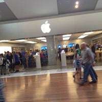 Photo taken at Apple Chermside by In-Dong P. on 6/3/2012