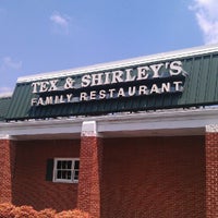 Foto diambil di Tex And Shirley&amp;#39;s oleh Daniel G. pada 6/20/2012
