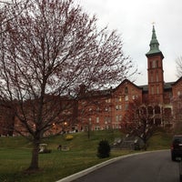 Photo taken at College of Mount Saint Vincent by Francisco B. on 3/22/2012