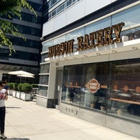 Foto tirada no(a) Hudson Eatery por Helvin R. em 6/15/2012