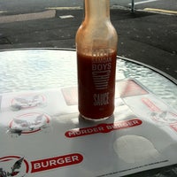 7/1/2012 tarihinde Morris F.ziyaretçi tarafından Murder Burger'de çekilen fotoğraf