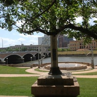 Photo taken at Simon Estes Amphitheater by Bakari T. on 6/20/2012