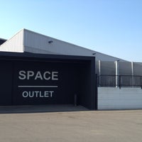 outlet space prada