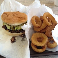5/19/2012 tarihinde Lee H.ziyaretçi tarafından Day&amp;#39;s Hamburgers'de çekilen fotoğraf
