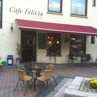Photo taken at Cafe Felicia by Atle T. on 4/13/2012