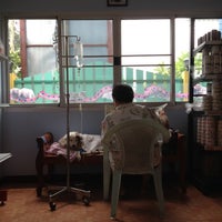 Photo taken at โรงพยาบาลสัตว์บึงทองหลาง by Xleklek on 8/2/2012