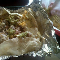 Foto diambil di Zapatista Burrito Bar oleh Liz S. pada 7/26/2012