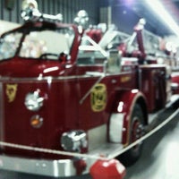 7/14/2012 tarihinde Szoke S.ziyaretçi tarafından Hall of Flame Fire Museum and the National Firefighting Hall of Heroes'de çekilen fotoğraf