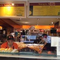 4/18/2012にRinaがCafe Bonjour Deli &amp;amp; Pizza - East 39thで撮った写真