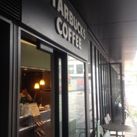 Photo taken at Starbucks Coffee 赤坂サカス店 by Papa P. on 4/25/2012