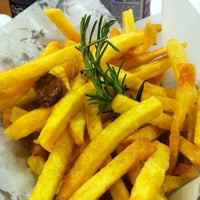 Das Foto wurde bei Royal Burger von tati c. am 3/13/2012 aufgenommen