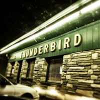 รูปภาพถ่ายที่ The Original Thunderbird โดย Paul S. เมื่อ 6/16/2012
