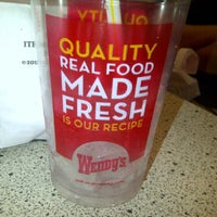 Photo taken at Wendy&amp;#39;s by Ale S. on 7/8/2012