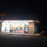 Photo taken at Little Caesars Pizza by Melvin M. on 3/28/2012