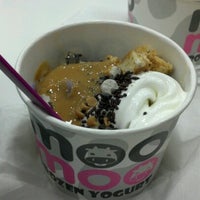 Foto tirada no(a) Cowtastic Frozen Yogurt por Debbe em 6/8/2012