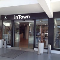 Photo taken at R-Store InTown - Apple Premium Reseller by Mauro B. on 3/27/2012