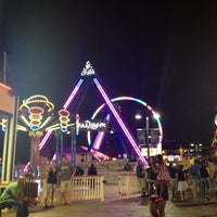 Foto scattata a Galveston Island Historic Pleasure Pier da Tessa il 6/30/2012