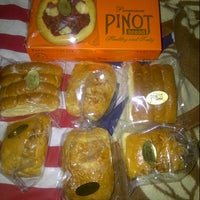 Photo taken at Pinot Bread Meruya by The_ZPR&amp;lt;ZH3P4_R41D3R5&amp;gt; I. on 8/22/2012