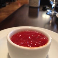 Das Foto wurde bei Cityhouse Arlington Restaurant &amp;amp; Bar von Armitage A. am 5/1/2012 aufgenommen