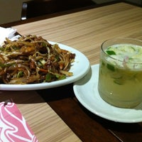 Photo taken at China Town Restaurante by Betah F. on 3/17/2012