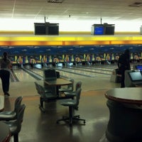 Photo prise au Buffaloe Lanes Cary Bowling Center par Ryan T. le5/11/2012