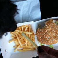 รูปภาพถ่ายที่ McDonald&amp;#39;s โดย Lisa Bronson K. เมื่อ 3/10/2012