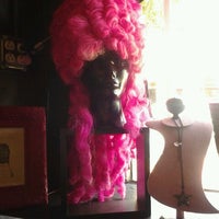 6/21/2012 tarihinde Amanda H.ziyaretçi tarafından Pinkie Couture'de çekilen fotoğraf