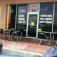 5/9/2012 tarihinde Louise K.ziyaretçi tarafından Cafe Ole Tampa'de çekilen fotoğraf