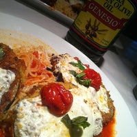 รูปภาพถ่ายที่ Romano&#39;s Macaroni Grill โดย Mari-chu C. เมื่อ 7/4/2012