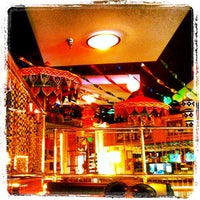 Foto tirada no(a) India&amp;#39;s Restaurant por David B. em 4/28/2012