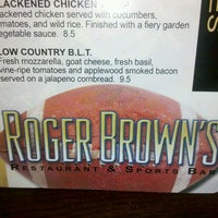 รูปภาพถ่ายที่ Roger Brown&amp;#39;s Restaurant &amp;amp; Sports Bar โดย Lauryn B. เมื่อ 5/22/2012