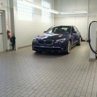 Das Foto wurde bei Faulkner BMW von Mason A. am 2/4/2012 aufgenommen