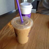 Photo taken at The Coffee Bean &amp;amp; Tea Leaf by Kelly M. on 3/24/2012