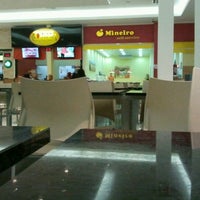 รูปภาพถ่ายที่ Plaza Shopping Itavuvu โดย Marcelo M. เมื่อ 7/12/2012