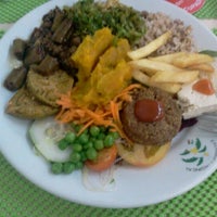 รูปภาพถ่ายที่ Cachoeira Tropical โดย Kamila A. เมื่อ 5/12/2012