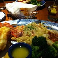 รูปภาพถ่ายที่ Red Lobster โดย @ngie เมื่อ 3/22/2012