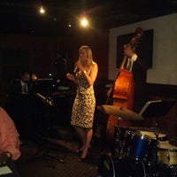 Photo prise au The Fox Jazz Cafe par Ben A. le9/2/2012