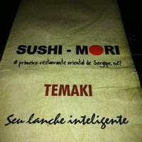 รูปภาพถ่ายที่ Sushi Mori โดย Mayza M. เมื่อ 6/4/2012