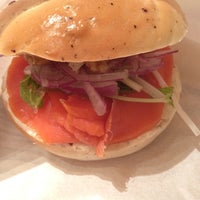 Photo taken at JUNOESQUE BAGEL CAFE (ジュノエスクベーグルカフェ) 池袋サンシャインシティ店 by say on 5/18/2012