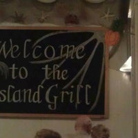 Foto scattata a Island Grill da Tisha F. il 8/23/2012