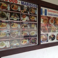 รูปภาพถ่ายที่ La Esperanza Restaurant and Bakery โดย Tim C. เมื่อ 3/25/2012
