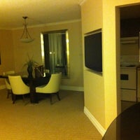 6/16/2012 tarihinde Teresa L.ziyaretçi tarafından The Albert at Bay Suite Hotel'de çekilen fotoğraf