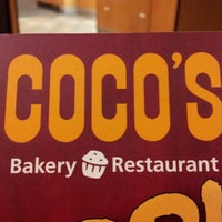Foto tomada en Coco&amp;#39;s Bakery Restaurant  por Chris A. el 8/12/2012