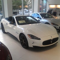 Снимок сделан в Maserati of Manhattan пользователем Patrick L. 6/14/2012