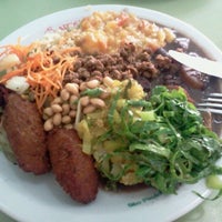 Foto diambil di Apfel Restaurante Vegetariano oleh Kamila A. pada 4/14/2012