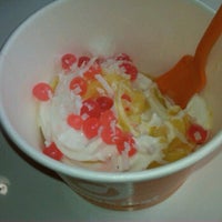 Photo taken at Orange Leaf Frozen Yogurt by Seth C. on 5/24/2012