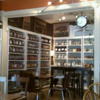 Foto scattata a The Tea Party Cafe (Byward and Glebe 103 Fourth Ave) da Ronen il 6/6/2012