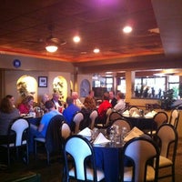 Foto scattata a Las Brisas Restaurant da Tara J. il 3/28/2012