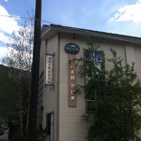 Foto tomada en Snake River Brewery &amp;amp; Restaurant  por Matt S. el 5/29/2012