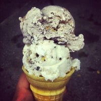 7/8/2012 tarihinde Danielle R.ziyaretçi tarafından Sundaes The Ice Cream Place'de çekilen fotoğraf